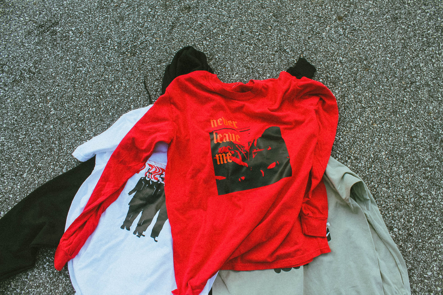 "NEVER LEAVE ME" LONG SLEEVE